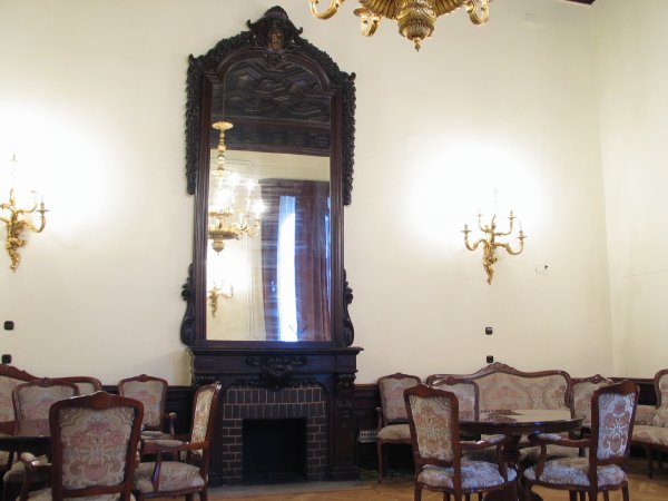 193_9305.jpg